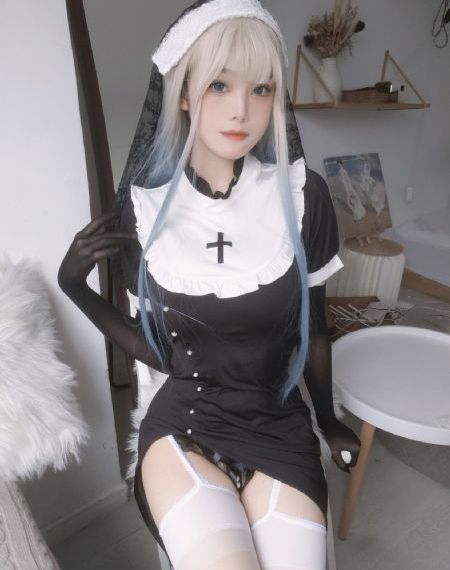 黑白欧美女生头像红唇_国产剧免费观看超清